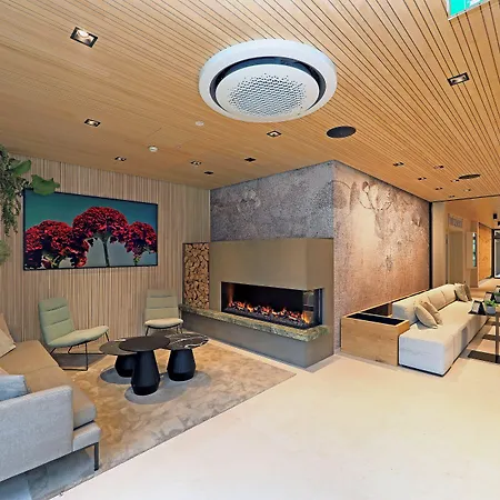 Steiermarkhof - Aus Holz Gebaut, Von Huegeln Gekuesst Грац