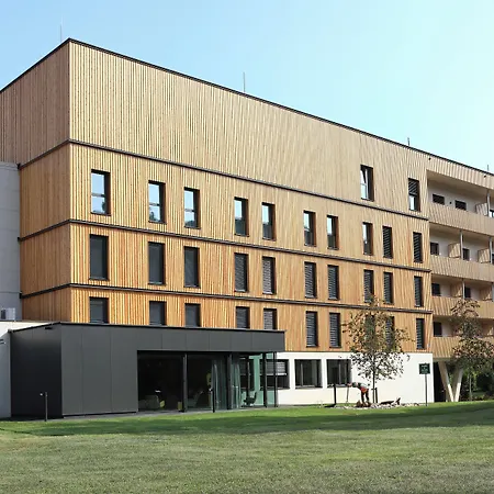 Steiermarkhof - Aus Holz Gebaut, Von Huegeln Gekuesst