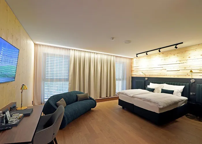 Steiermarkhof - Aus Holz Gebaut, Von Huegeln Gekuesst