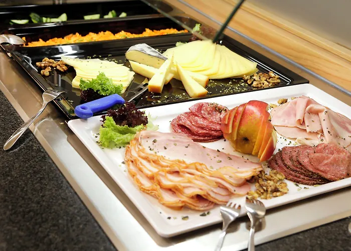 Hotell Steiermarkhof - Aus Holz Gebaut, Von Huegeln Gekuesst Graz