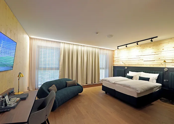 Steiermarkhof - Aus Holz Gebaut, Von Huegeln Gekuesst Hotell