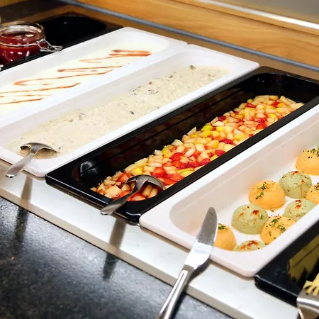 Steiermarkhof - Aus Holz Gebaut, Von Huegeln Gekuesst