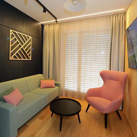 Hotel Steiermarkhof - Aus Holz Gebaut, Von Huegeln Gekuesst Graz