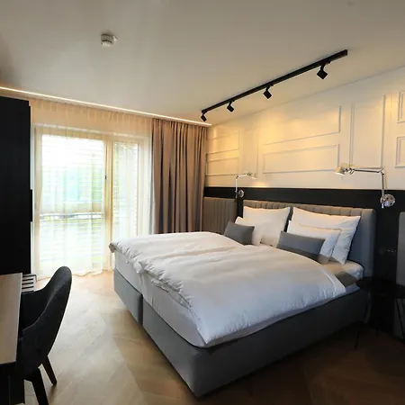 Steiermarkhof - Aus Holz Gebaut, Von Huegeln Gekuesst