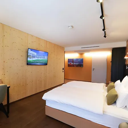 Steiermarkhof - Aus Holz Gebaut, Von Huegeln Gekuesst Hotel 4*