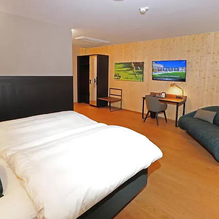 Hotel Steiermarkhof - Aus Holz Gebaut, Von Huegeln Gekuesst 4*