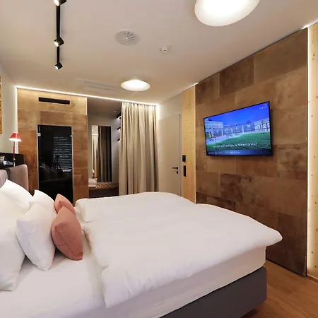 Hotel Steiermarkhof - Aus Holz Gebaut, Von Huegeln Gekuesst 4*