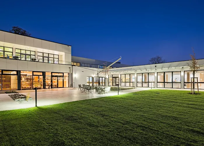 Hotel Steiermarkhof - Aus Holz Gebaut, Von Huegeln Gekuesst Graz