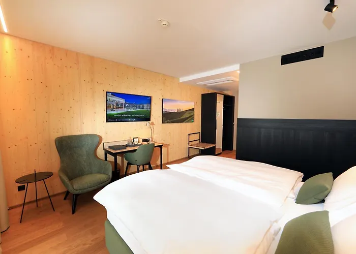 Steiermarkhof - Aus Holz Gebaut, Von Hügeln Geküsst