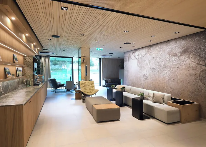 Steiermarkhof - Aus Holz Gebaut, Von Huegeln Gekuesst