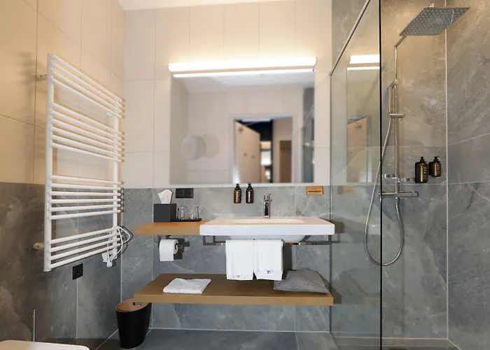 Steiermarkhof - Aus Holz Gebaut, Von Huegeln Gekuesst فندق